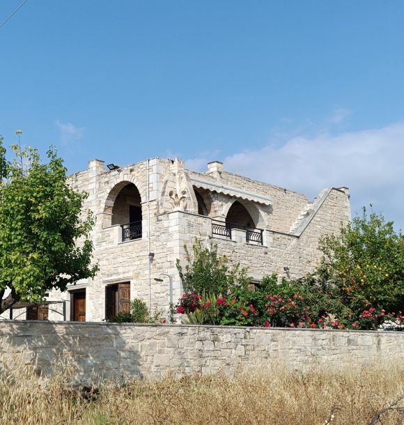 STONE VILLA IN MOIRES, HERAKLIO