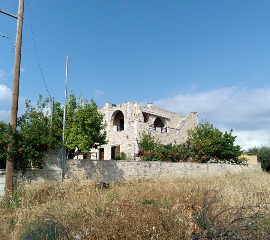 STONE VILLA IN MOIRES, HERAKLIO