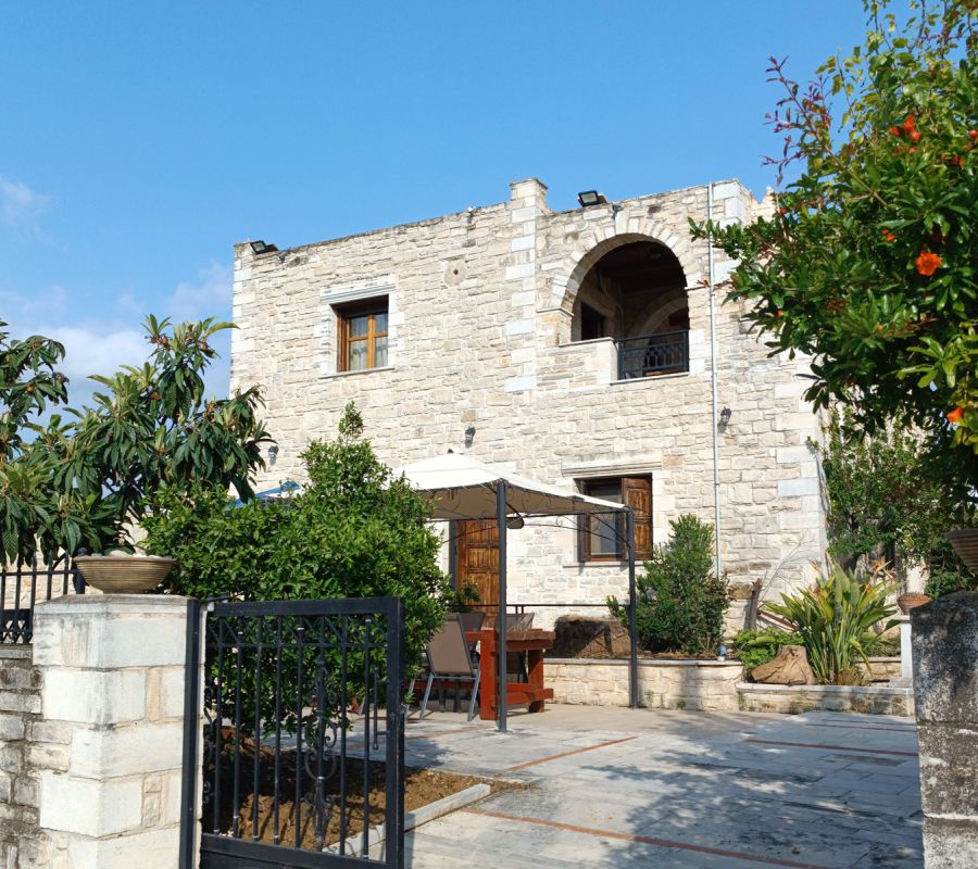 STONE VILLA IN MOIRES, HERAKLIO